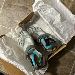 Vibram Women's Gray and Blue FiveFingers Shoes